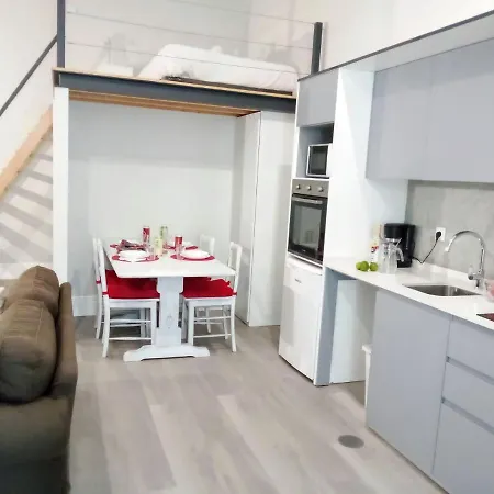 Art's District Sunset Apartment
